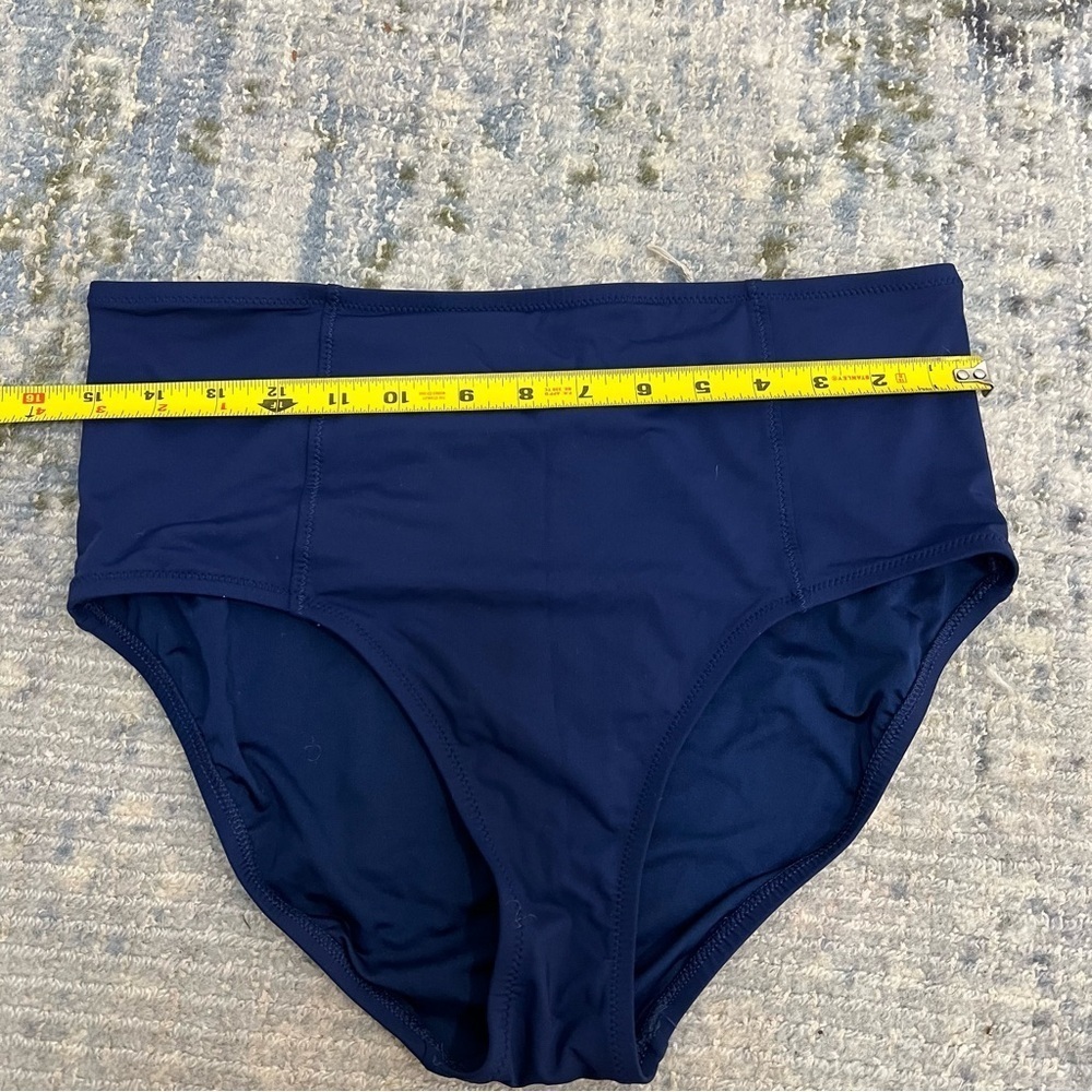 Lands End high waisted extra supportive swim bottoms in navy. - Picture 4 of 8